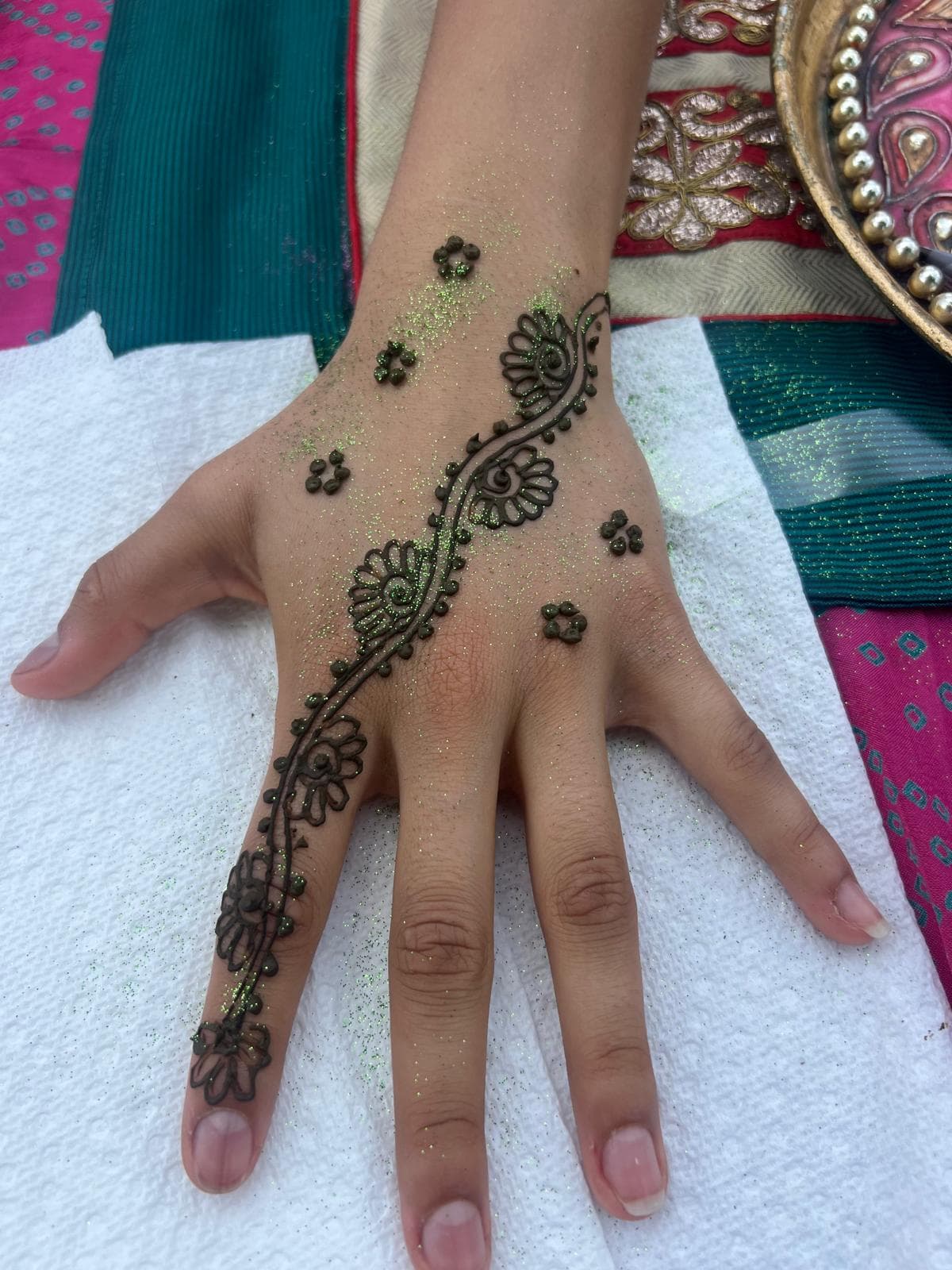 Henna tattoo artwork